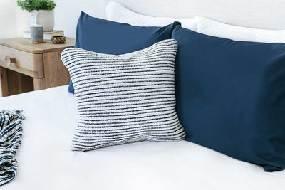 https://www.comphy.com/cdn/shop/products/linea-pillow_400x.jpg?v=1656732683